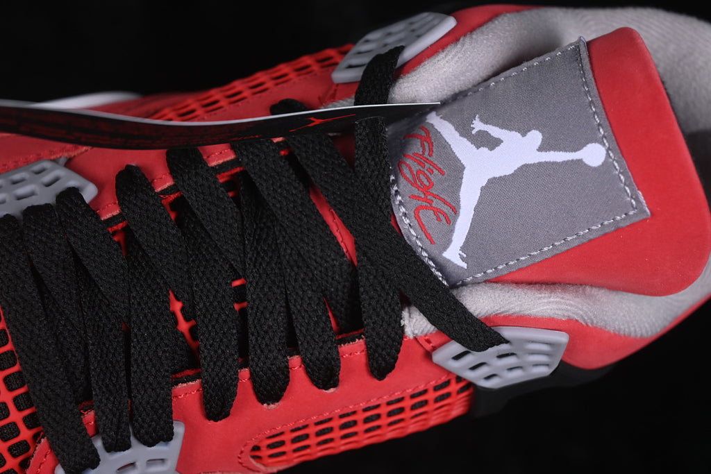 Air Jordan 4 Retro "Toro Bravo" 2026