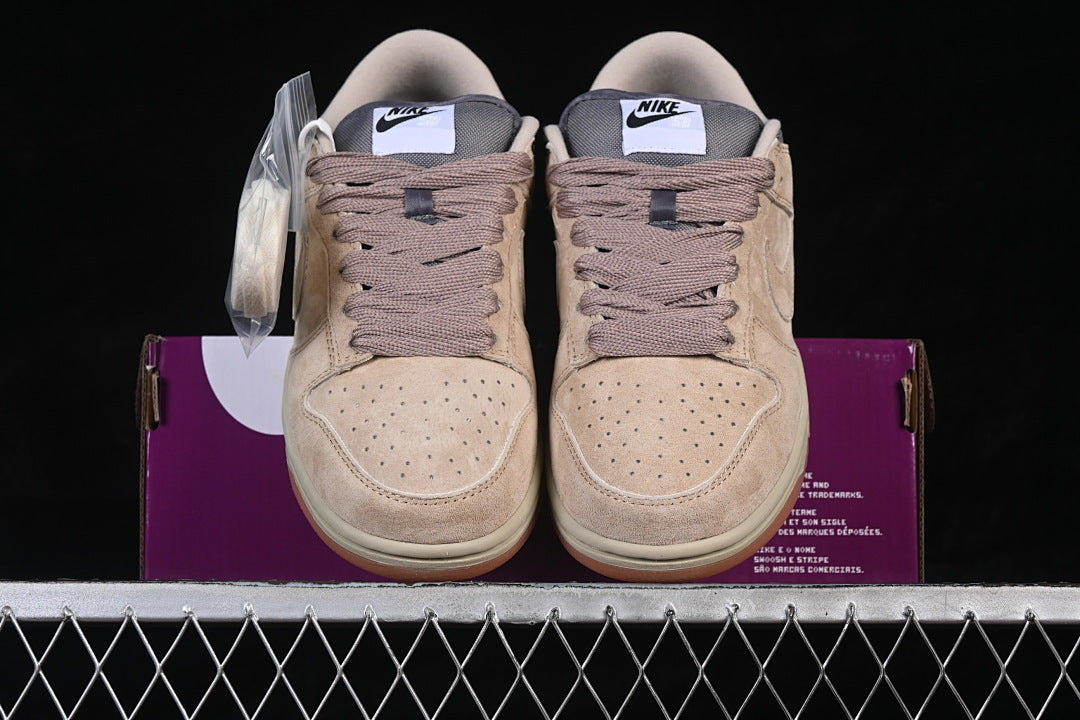 Nike SB Dunk Low Pro B "Parachute Beige"