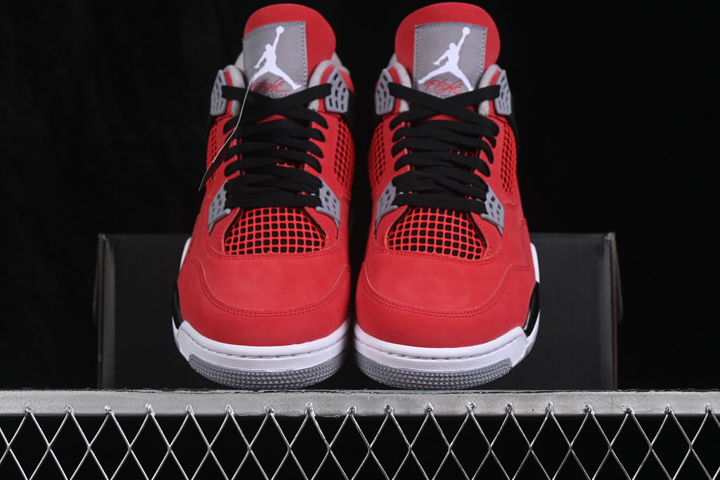 Air Jordan 4 Retro "Toro Bravo" 2026