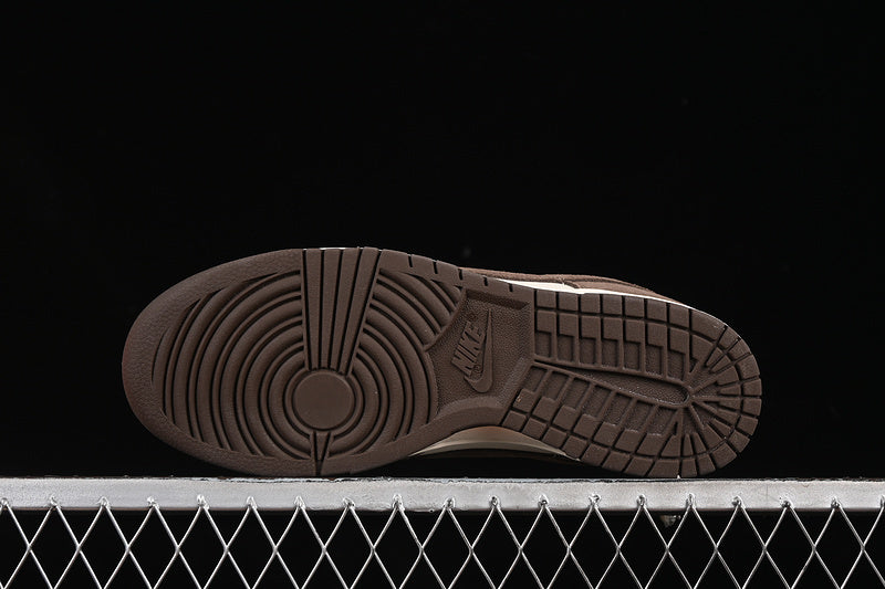 Nike SB Dunk Low "Pale Ivory Baroque Brown"