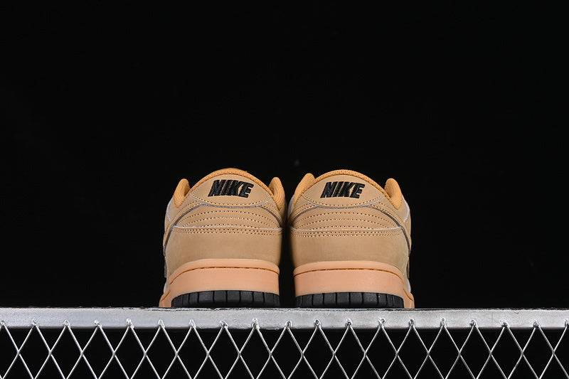 Nike SB Dunk Low "Wheat"