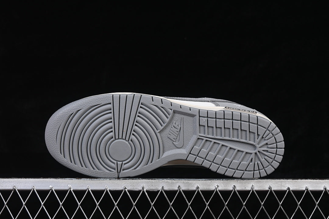 Nike SB Dunk Low "White Gray"