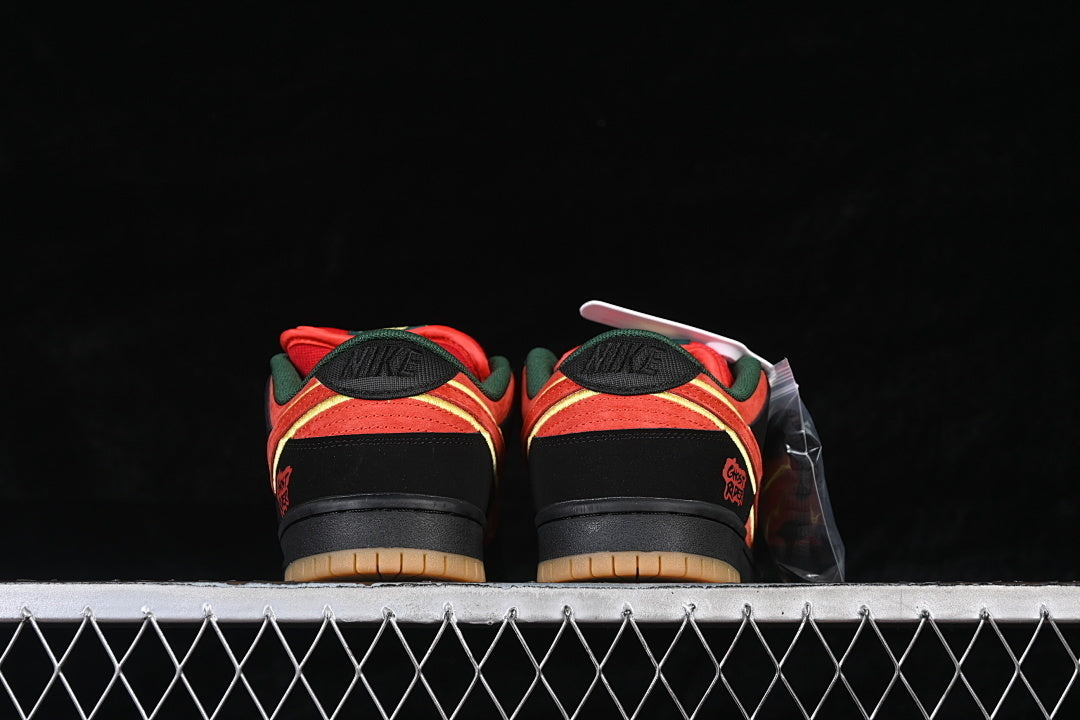 Nike SB Dunk Low "Seattle Supersonics"