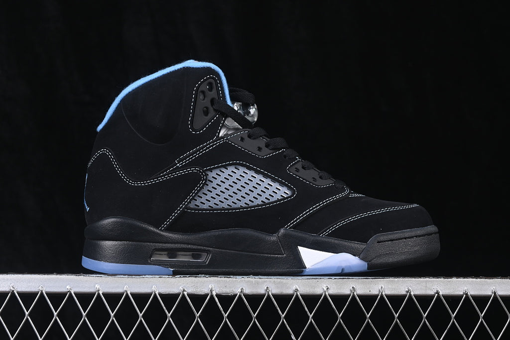 Air Jordan 5 Retro "UNC"