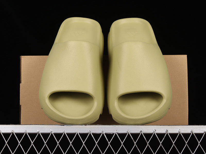 Adidas Yeezy Slide "Resin"