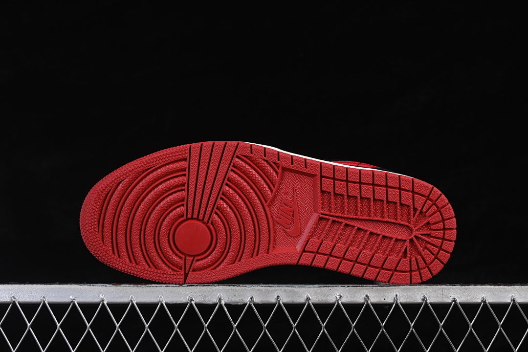 Air Jordan 1 Retro Low "Bred"