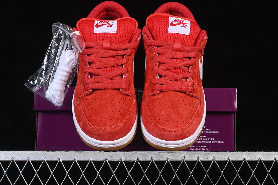 Nike SB Dunk Low "University Red/Gum"