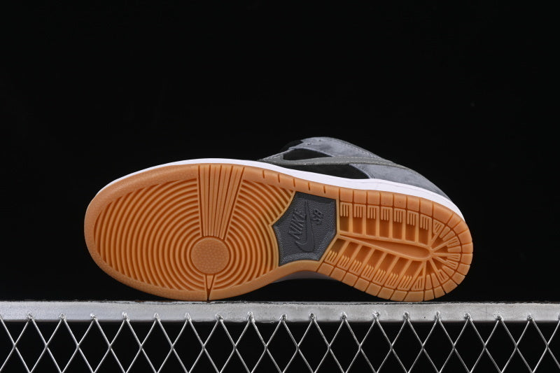 Nike SB Dunk Low "Dark Smoke Grey"