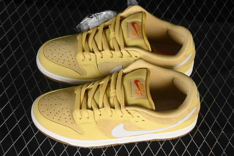 Nike SB Dunk Low "Saturn Gold"