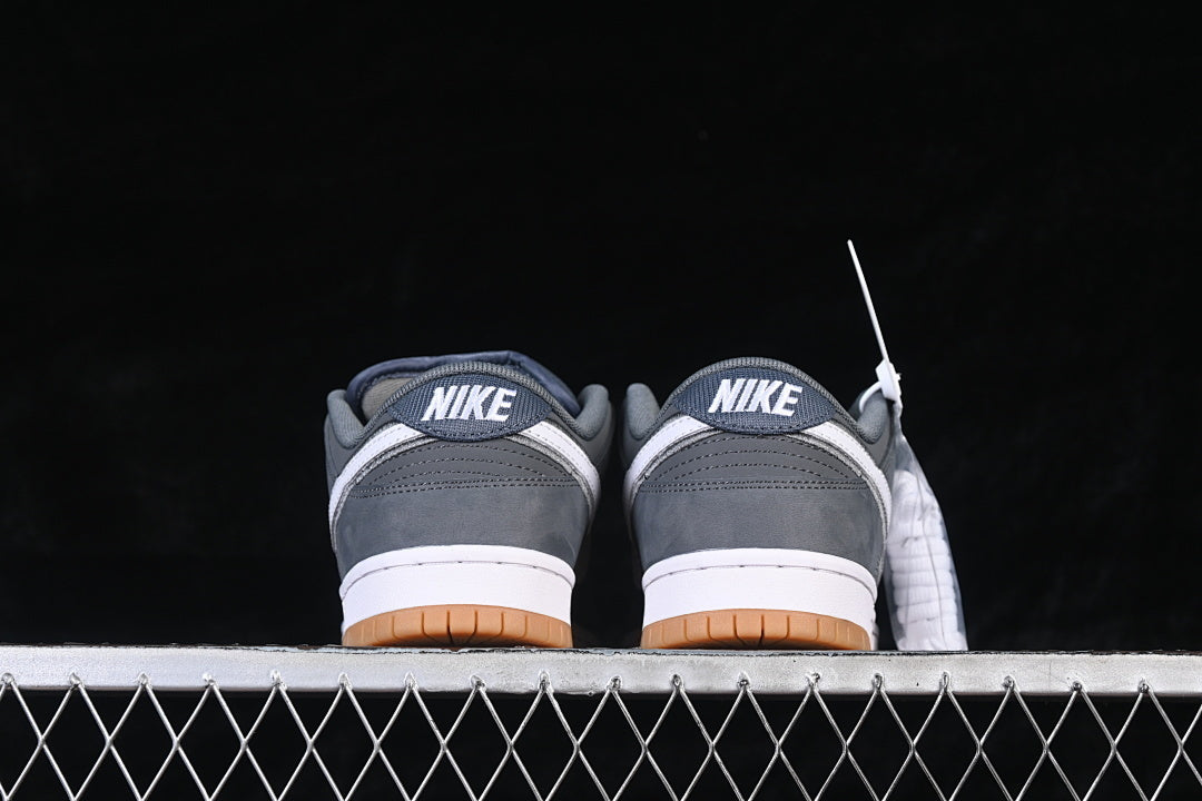 Nike SB Dunk Low "Wolf Gray"