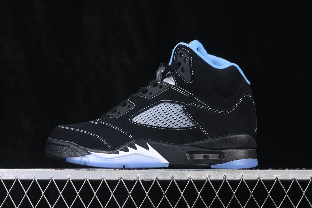 Air Jordan 5 Retro "UNC"