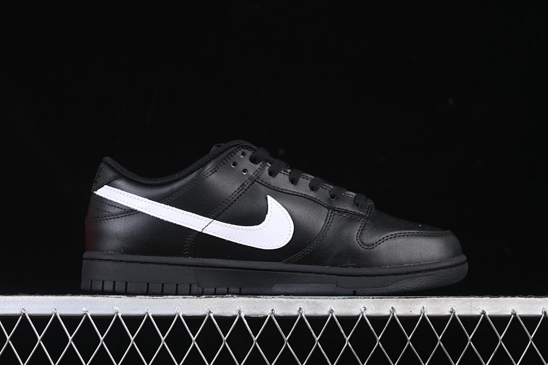 Nike SB Dunk Low "All Black-White"