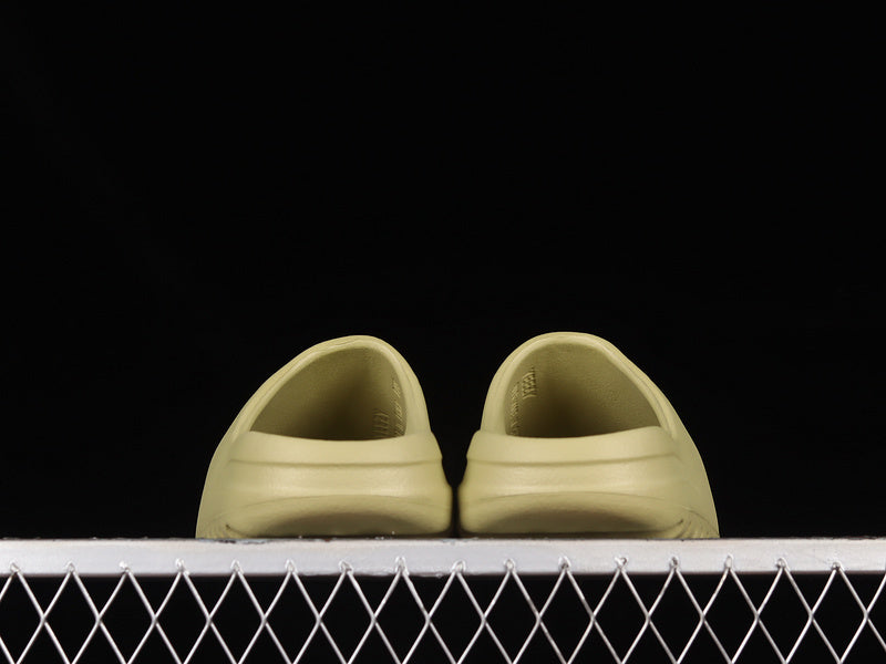 Adidas Yeezy Slide "Resin"