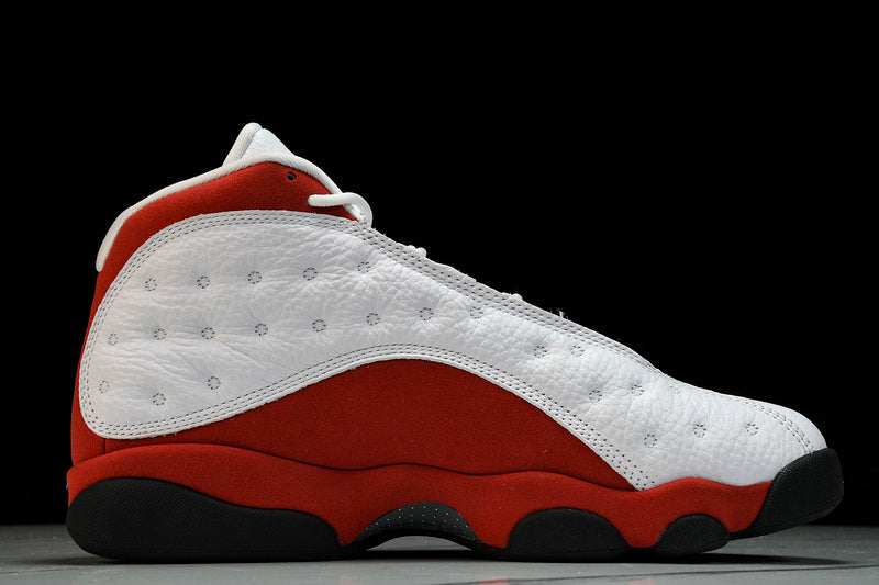 Air Jordan 13 Retro "Chicago" 2026