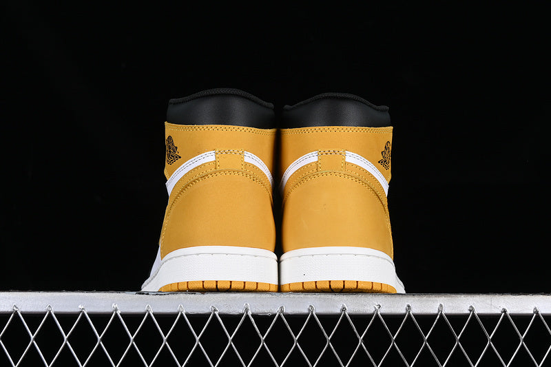 Air Jordan 1 Retro High OG "Black/Yellow Ochre"