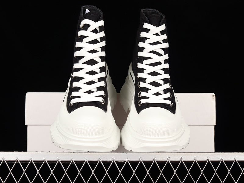 A McQ Tread Slick "Black/White"