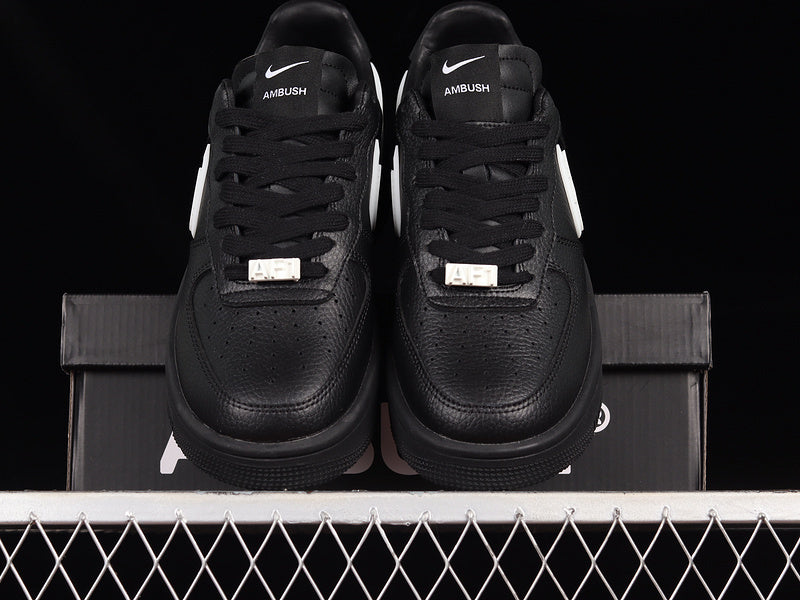 Air Force 1 Low SP AMBUSH "All Black/White"