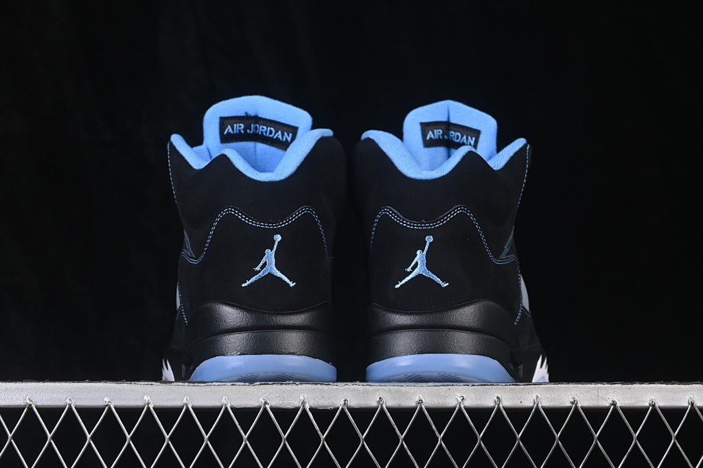 Air Jordan 5 Retro "UNC"