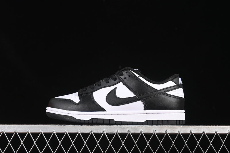 Nike SB Dunk Low "Panda"