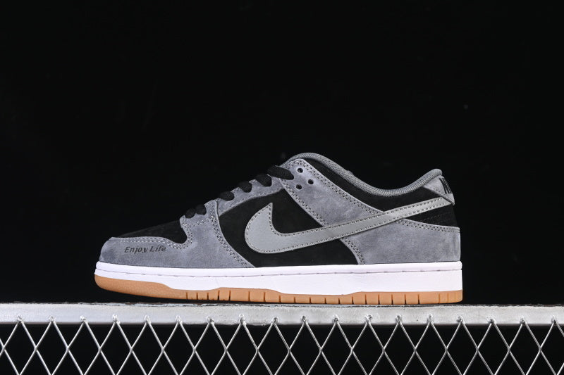 Nike SB Dunk Low "Dark Smoke Grey"