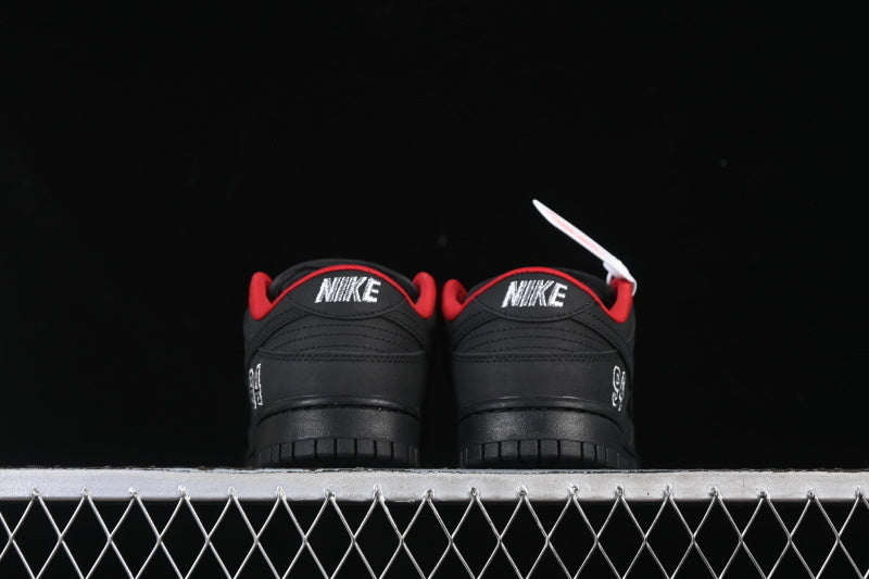 Nike SB Dunk X Supreme 94