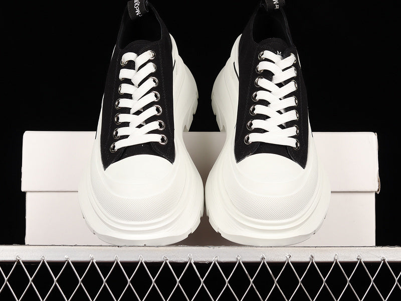 A McQ Tread Slick "Black White"