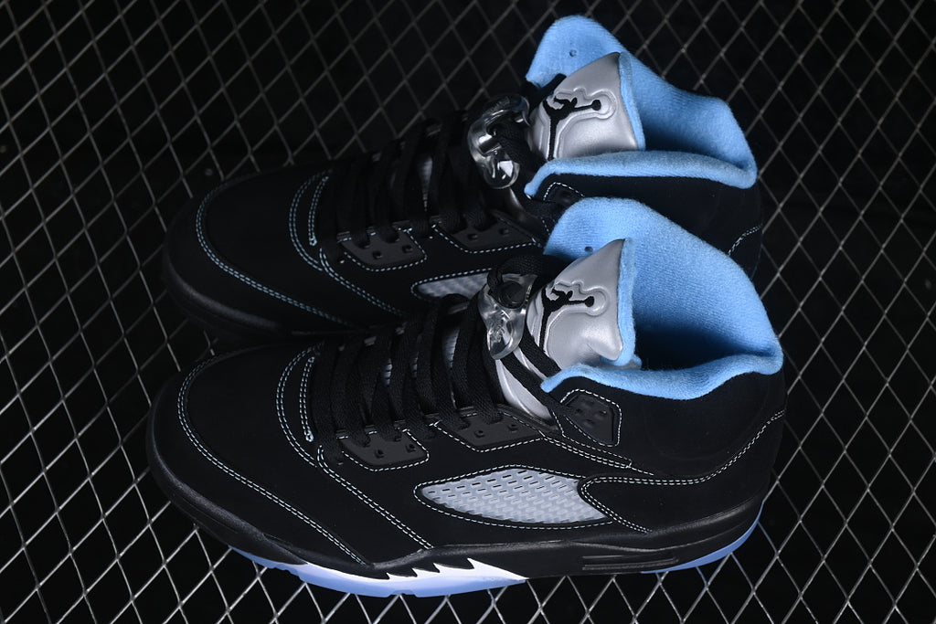 Air Jordan 5 Retro "UNC"
