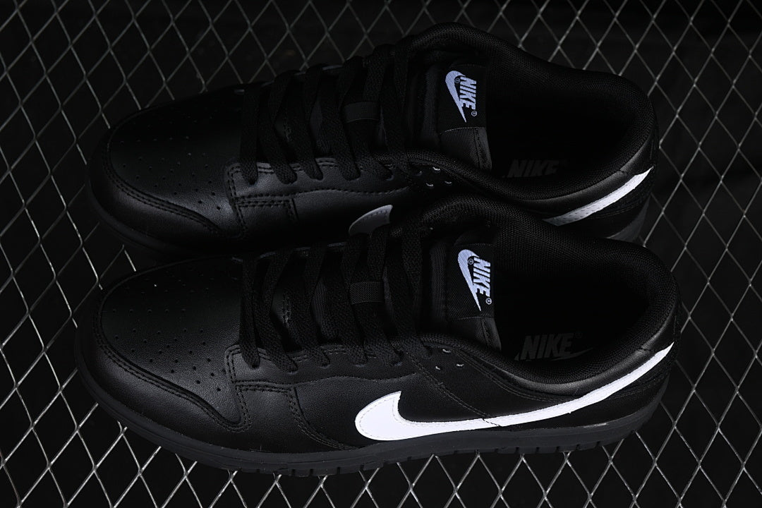Nike SB Dunk Low "All Black-White"