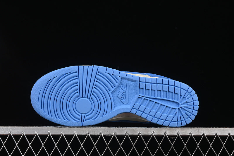 Nike SB Dunk Low "University Blue Coconut Milk"