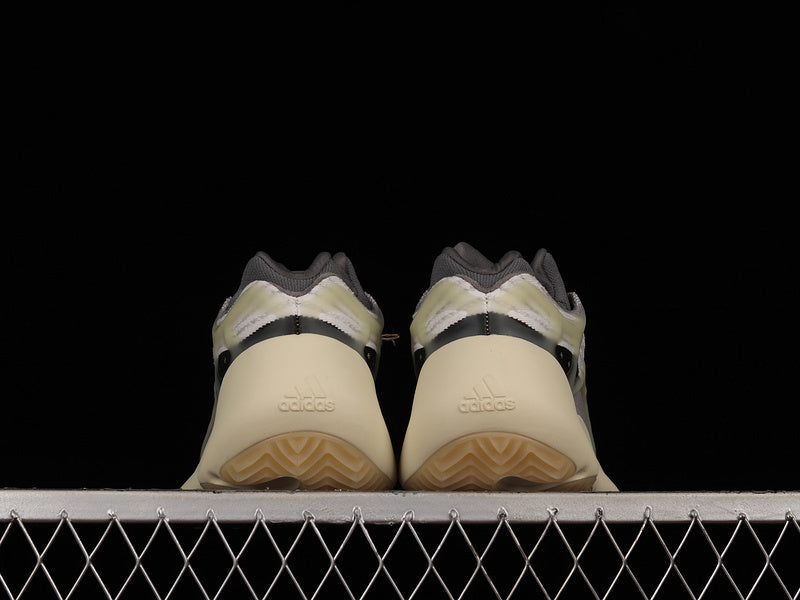 Adidas Yeezy Boost 700 V3 modelo "Fade Salt"
