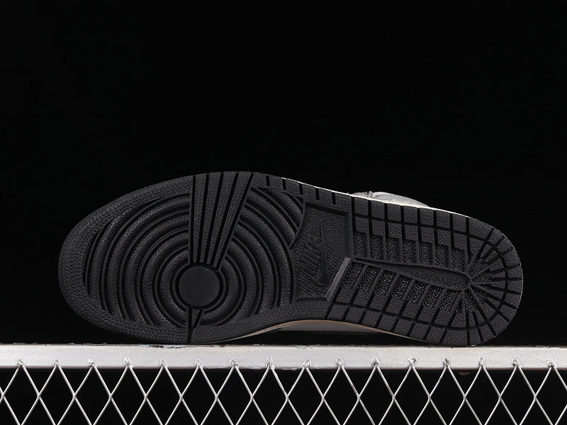 Air Jordan 1 Retro High OG "Washed Black"