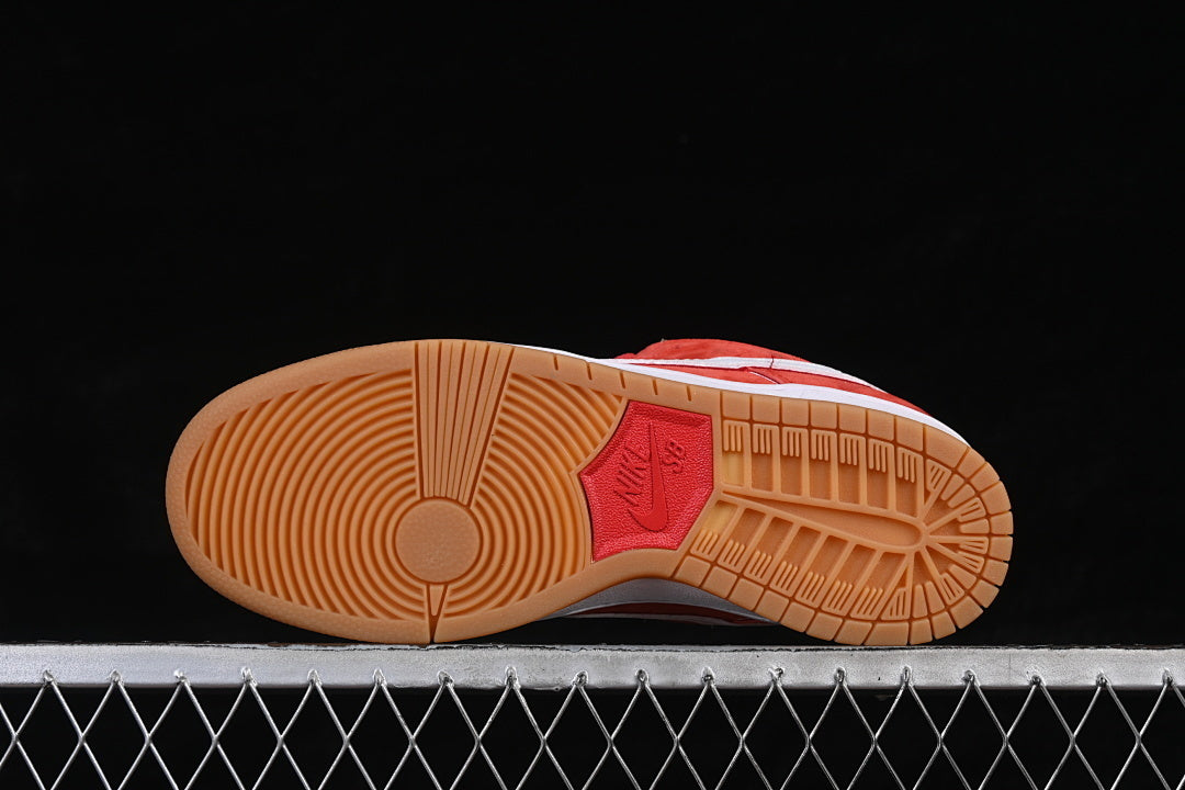 Nike SB Dunk Low "University Red/Gum"