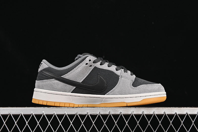Nike SB Dunk Low "Dark Smoke Grey"