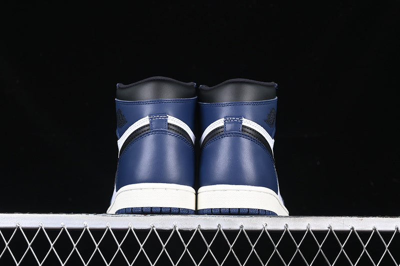 Air Jordan 1 Retro High OG "Midnight Navy"