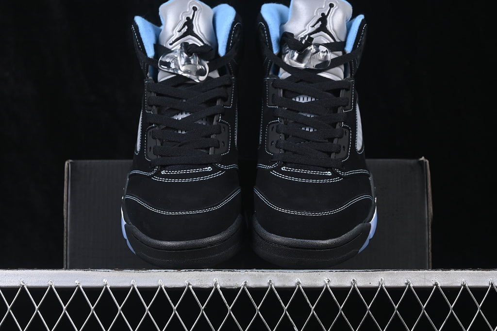 Air Jordan 5 Retro "UNC"