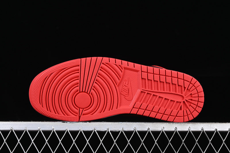 Air Jordan 1 Retro High OG "Satin Bred"