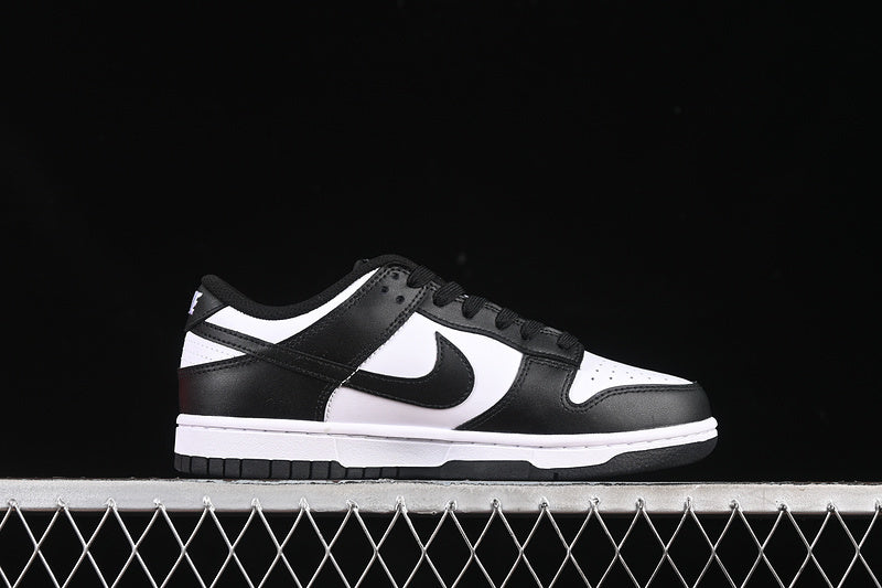 Nike SB Dunk Low "Panda"