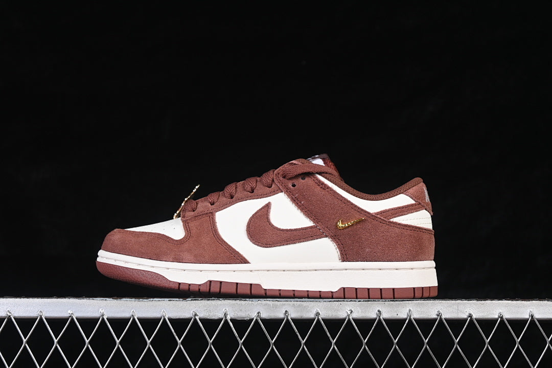 Nike SB Dunk Low "Red Sepia"