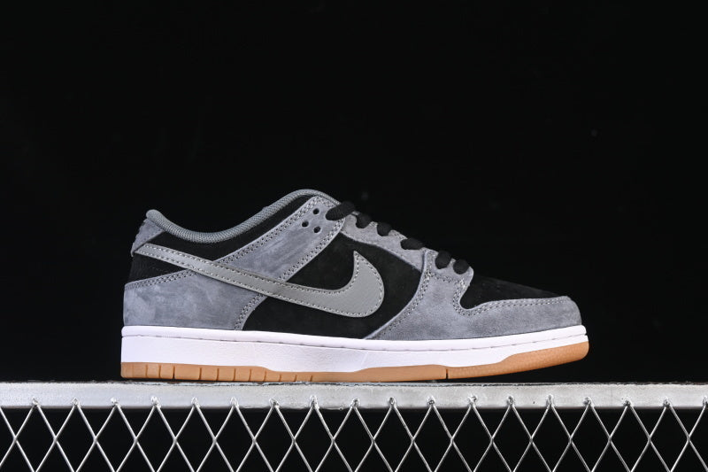 Nike SB Dunk Low "Dark Smoke Grey"