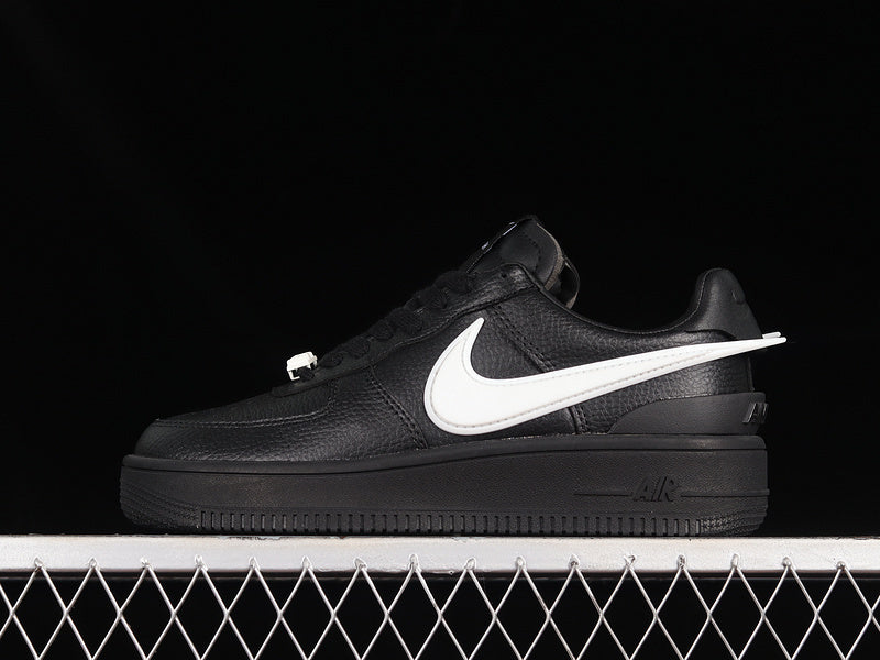 Air Force 1 Low SP AMBUSH "All Black/White"