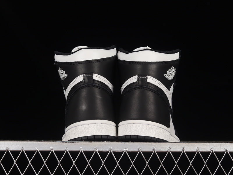 Air Jordan 1 Retro High OG  "Black White"