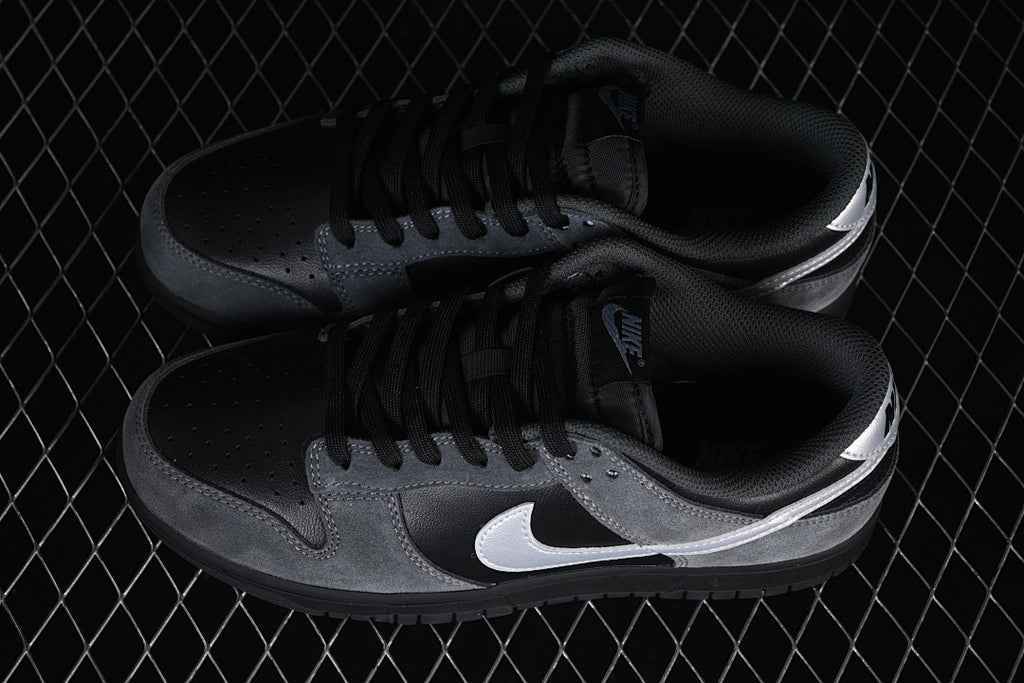 Nike SB Dunk Low "Anthracite"