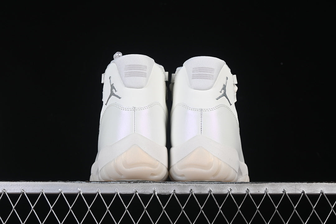 Air Jordan 11 Retro "Pearl"