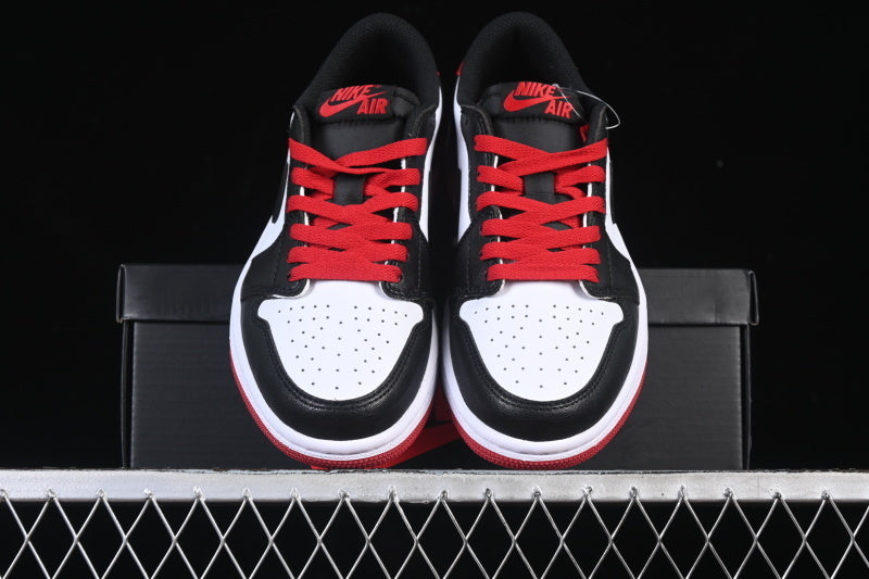 Air Jordan 1 Retro Low  "Black Toe"