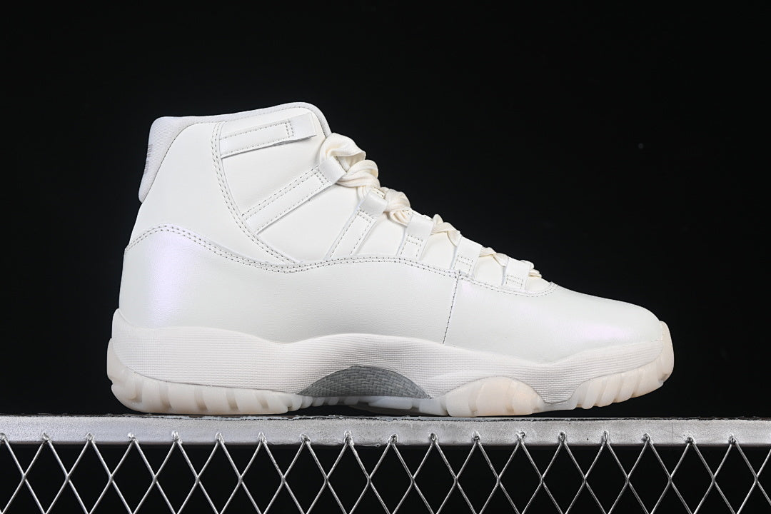 Air Jordan 11 Retro "Pearl"