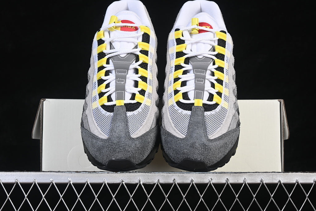 Nike Air Max 95 x UNDEFEATED "Geo Shanghai"