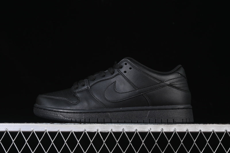 Nike SB Dunk Low "Triple Black"