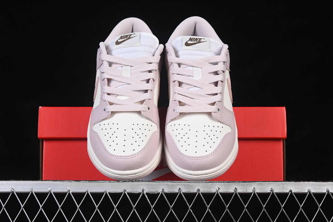 Nike SB Dunk Low "Platinum Violet"