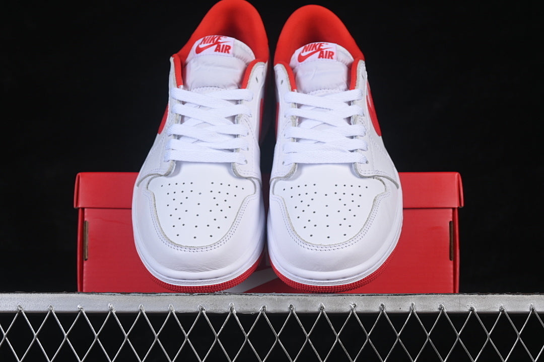 Air Jordan 1 Retro Low "University Red"