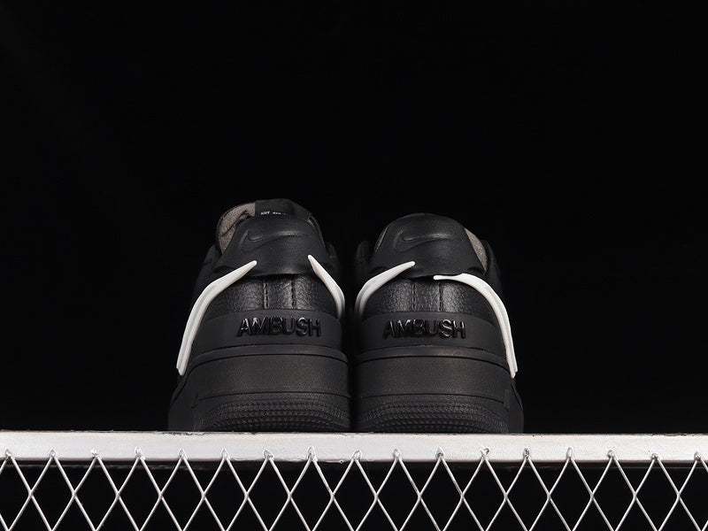 Air Force 1 Low SP AMBUSH "All Black/White"